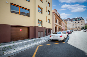 Prodej bytu 3+kk v osobním vlastnictví 80 m², Praha 5 - Smíchov