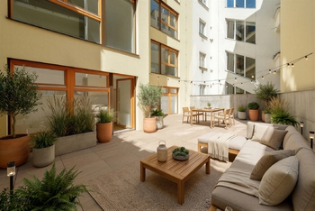 Prodej bytu 3+kk v osobním vlastnictví 80 m², Praha 5 - Smíchov