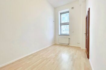 pokoj - Prodej bytu 2+kk v osobním vlastnictví 40 m², Praha 9 - Libeň