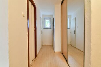 Prodej bytu 2+1 v osobním vlastnictví 59 m², Hradec Králové