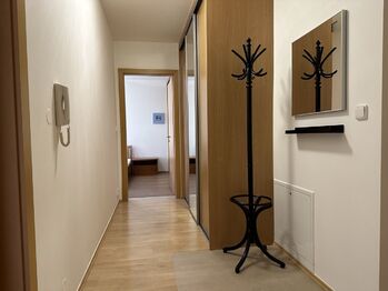 Pronájem bytu 2+kk v osobním vlastnictví 61 m², Praha 4 - Podolí