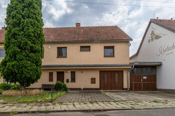 Prodej domu 250 m², Dolní Dunajovice