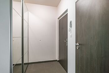 Prodej bytu 1+kk v osobním vlastnictví 38 m², Praha 8 - Karlín