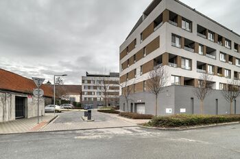 Pohled na bytový dům Street Kolín - Pronájem bytu 1+kk v osobním vlastnictví 31 m², Kolín