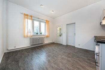 Pronájem bytu 2+kk v osobním vlastnictví 32 m², Praha 10 - Horní Měcholupy