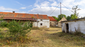 Prodej zemědělského objektu 2500 m², Počedělice