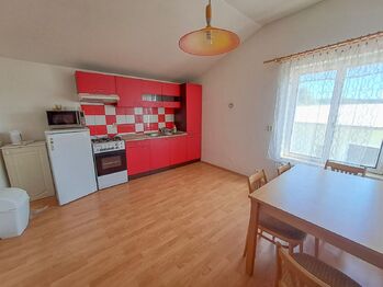 Byt - kuchyně - Pronájem obchodních prostor 6303 m², Vráto