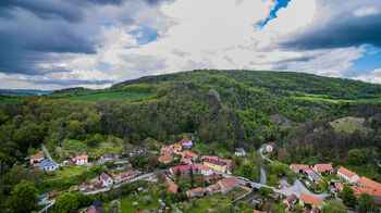 Prodej pozemku 2004 m², Beroun