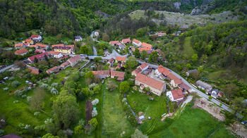 Prodej pozemku 2004 m², Beroun