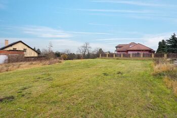 Prodej pozemku 1356 m², Dobřejovice