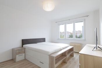 Pronájem bytu 2+1 v družstevním vlastnictví 55 m², Praha 10 - Malešice