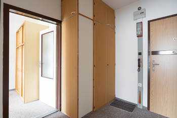 Pronájem bytu 2+kk v družstevním vlastnictví 45 m², Praha 9 - Černý Most