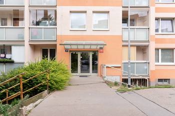 Pronájem bytu 2+kk v družstevním vlastnictví 45 m², Praha 9 - Černý Most