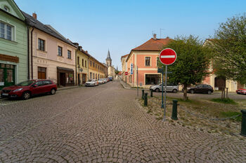 Klidné okolí domu - Pronájem bytu 2+kk v osobním vlastnictví 37 m², Kutná Hora