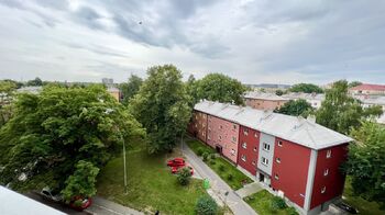 Výhled z oken bytové jednotky. - Pronájem bytu 1+1 v osobním vlastnictví 38 m², Ostrava