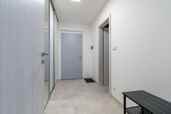 Prodej bytu 1+kk v osobním vlastnictví 32 m², Praha 9 - Libeň