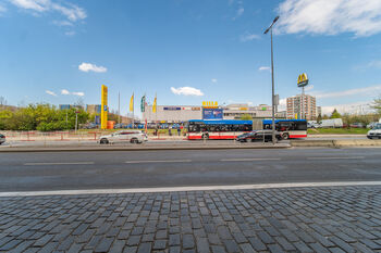 Pronájem bytu 3+kk v družstevním vlastnictví 68 m², Praha 9 - Prosek