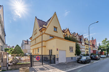 Pronájem bytu 2+1 v osobním vlastnictví 68 m², Praha 6 - Střešovice