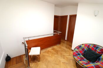 Galerie v patře - Prodej bytu 3+kk v osobním vlastnictví 98 m², Praha 2 - Nové Město