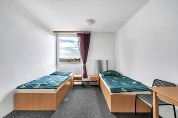 Prodej hotelu 14000 m², Most