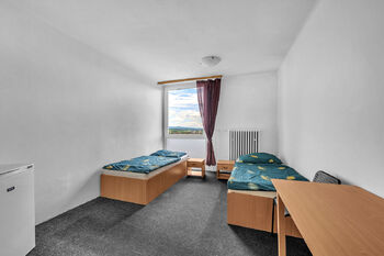 Prodej hotelu 14000 m², Most