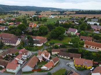 Prodej stavebního pozemku 214 m2 s RD v původním stavu k demolici - Prodej pozemku 214 m², Hvozdec