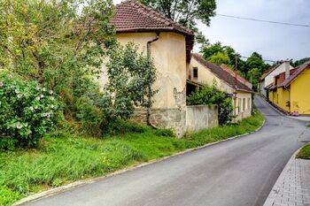 Prodej stavebního pozemku 214 m2 s RD v původním stavu k demolici - Prodej pozemku 214 m², Hvozdec