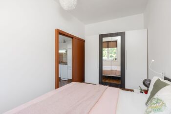 Ložnice - Prodej bytu 2+kk v osobním vlastnictví 55 m², Praha 3 - Žižkov