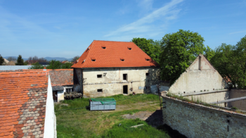 Prodej zemědělského objektu 2500 m², Počedělice