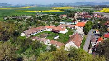 Prodej zemědělského objektu 2500 m², Počedělice