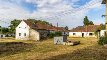 Prodej zemědělského objektu 2500 m², Počedělice