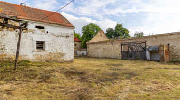 Prodej zemědělského objektu 2500 m², Počedělice