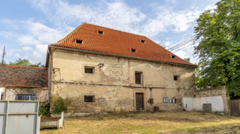 Prodej zemědělského objektu 2500 m², Počedělice