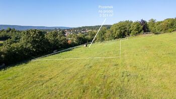 Prodej pozemku 3321 m², Vonoklasy