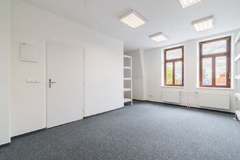 Prodej obchodních prostor 122 m², Stod