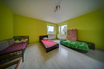 pokoj - bytová jednotka 3.NP - Prodej výrobních prostor 988 m², Týniště nad Orlicí