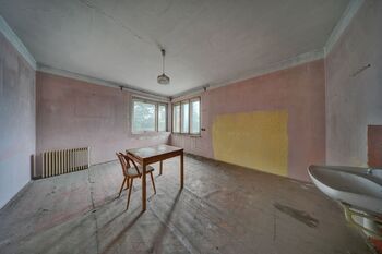 pokoj - bytová jednotka 2.NP - Prodej výrobních prostor 988 m², Týniště nad Orlicí