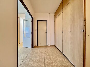 předsíň - Prodej bytu 2+kk v osobním vlastnictví 43 m², Praha 5 - Stodůlky