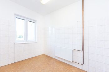 Pronájem skladovacích prostor 1000 m², Tábor