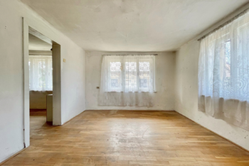 interiér domu - Prodej pozemku 2831 m², Kněžmost