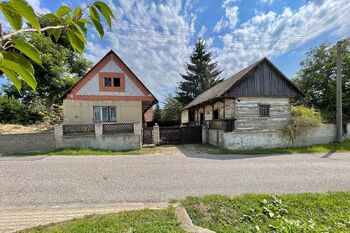 rodinný dům a roubená stavba - Prodej pozemku 2831 m², Kněžmost