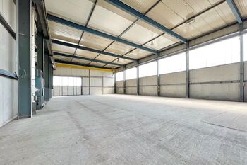 Pronájem skladovacích prostor 700 m², Bernartice