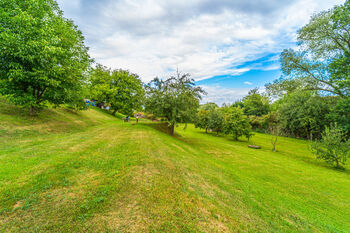 Prodej pozemku 925 m², Slaný