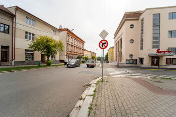 Pronájem obchodních prostor 200 m², Kolín