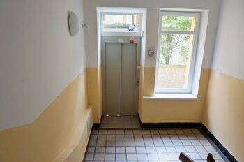 Výtah, schodiště - Prodej bytu 2+1 v družstevním vlastnictví 82 m², Brno