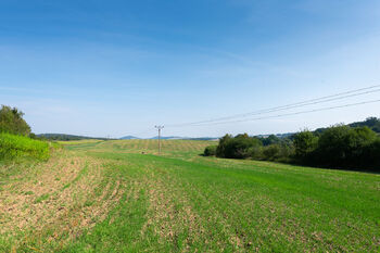 Prodej pozemku 26982 m², Benešov