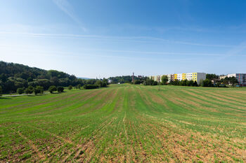 Prodej pozemku 26982 m², Benešov