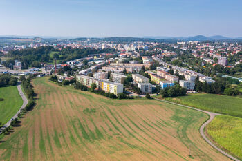 Prodej pozemku 26982 m², Benešov