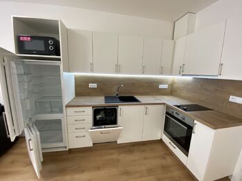 kuchyňská linka - Pronájem bytu 1+kk v osobním vlastnictví 45 m², Plzeň