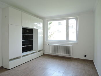 Pronájem bytu 3+1 v osobním vlastnictví 60 m², Hostivice